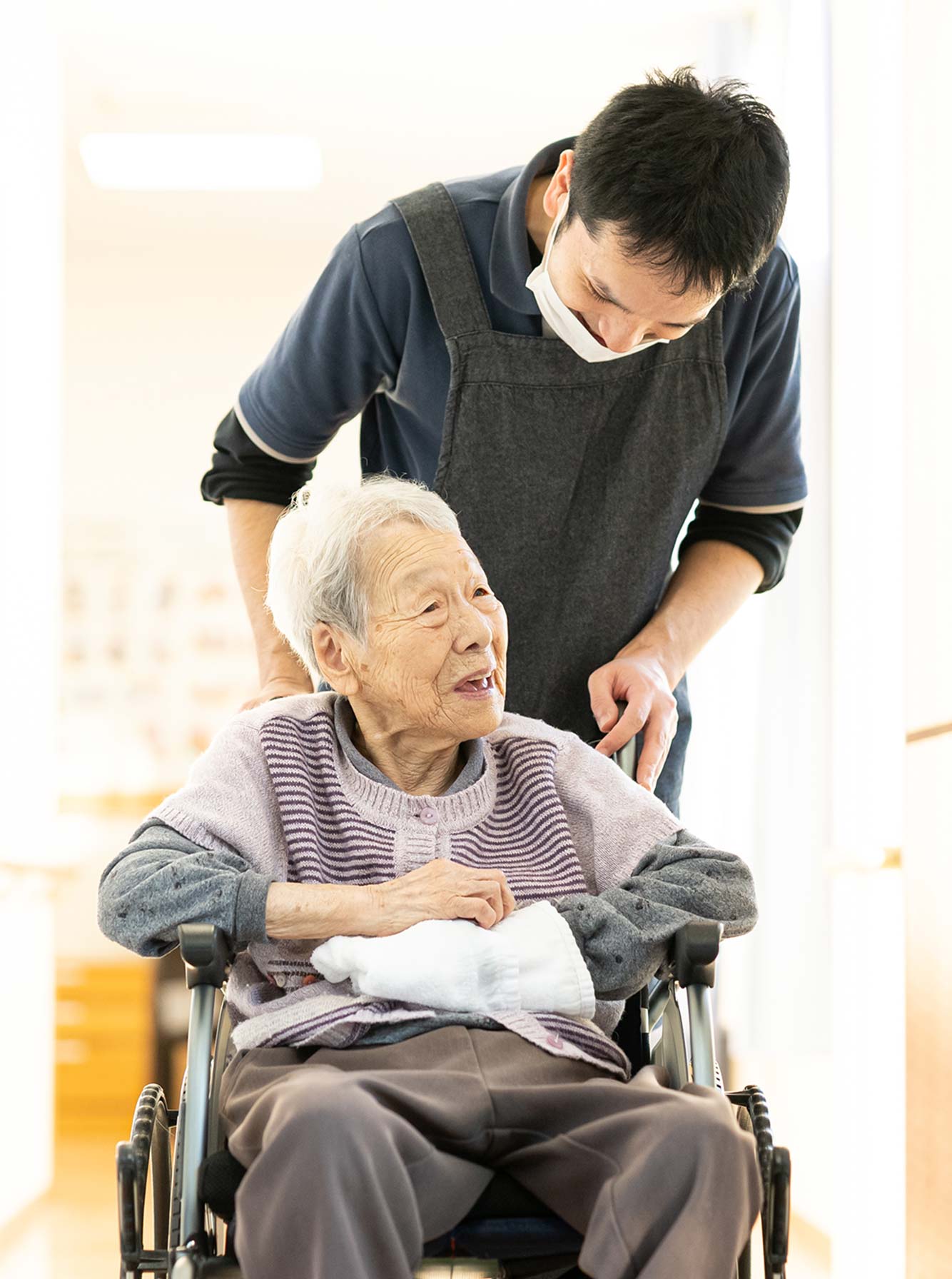 私たち「あいの風」は、幸せを運ぶ人を育て、人を幸せにすることで社会を幸せにすることを目指します。